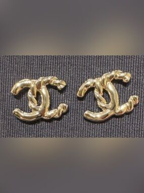 CHANEL | Gold-Tone Stud Earrings